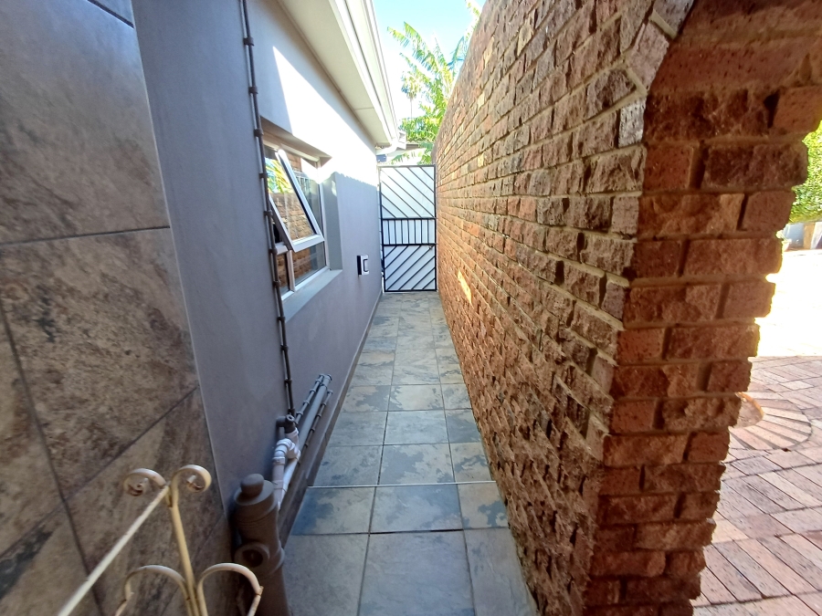 4 Bedroom Property for Sale in Vanes Estate Eastern Cape